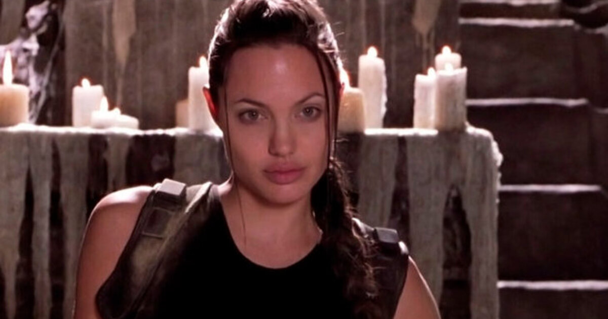 Модель показала все достоинства Лары Крофт из игр Tomb Raider в ярком косплее | Канобу